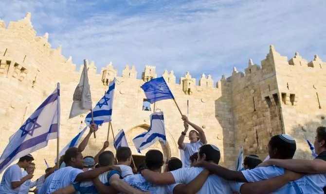 ריקוד הדגלים